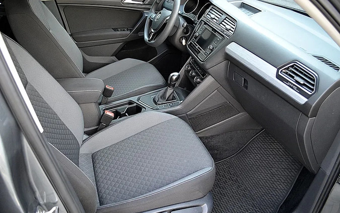 Volkswagen Tiguan cena 119900 przebieg: 30000, rok produkcji 2021 z Krotoszyn małe 106